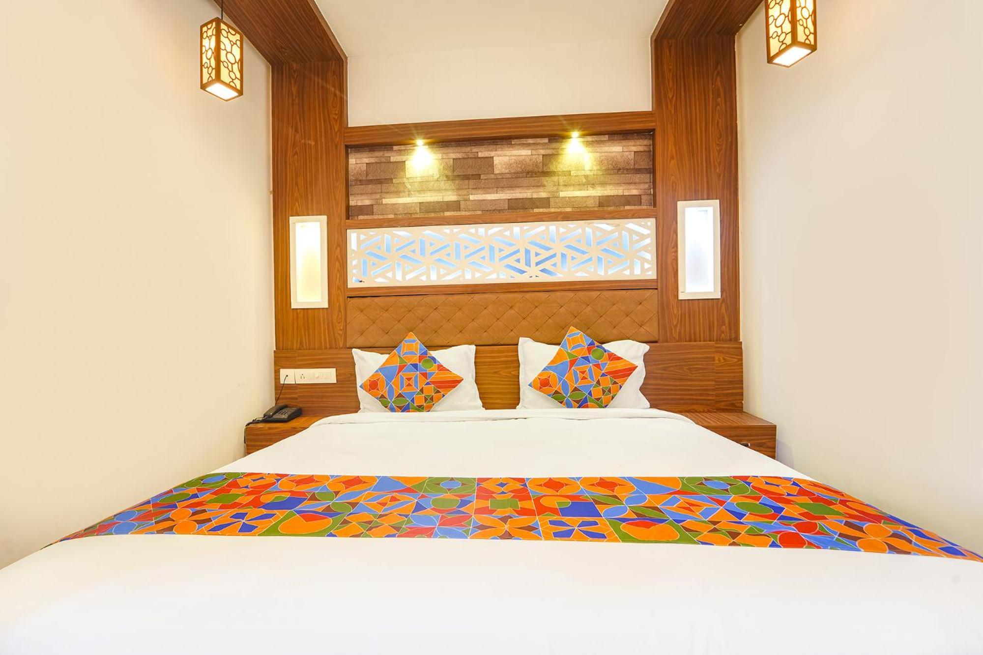 Fabhotel Qube - 800M From Ernakulam Junction South Railway Station Kochi Ngoại thất bức ảnh