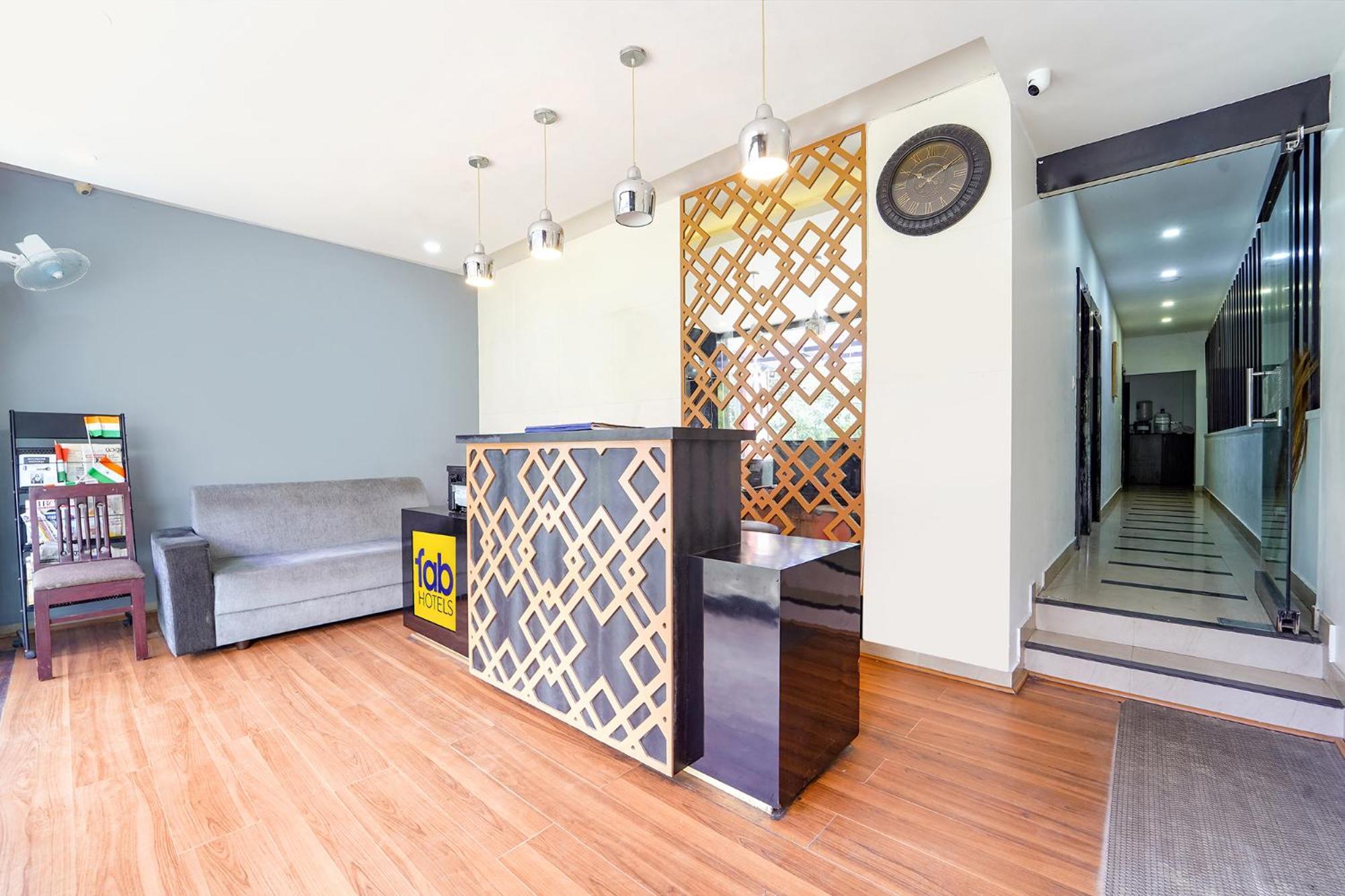 Fabhotel Qube - 800M From Ernakulam Junction South Railway Station Kochi Ngoại thất bức ảnh