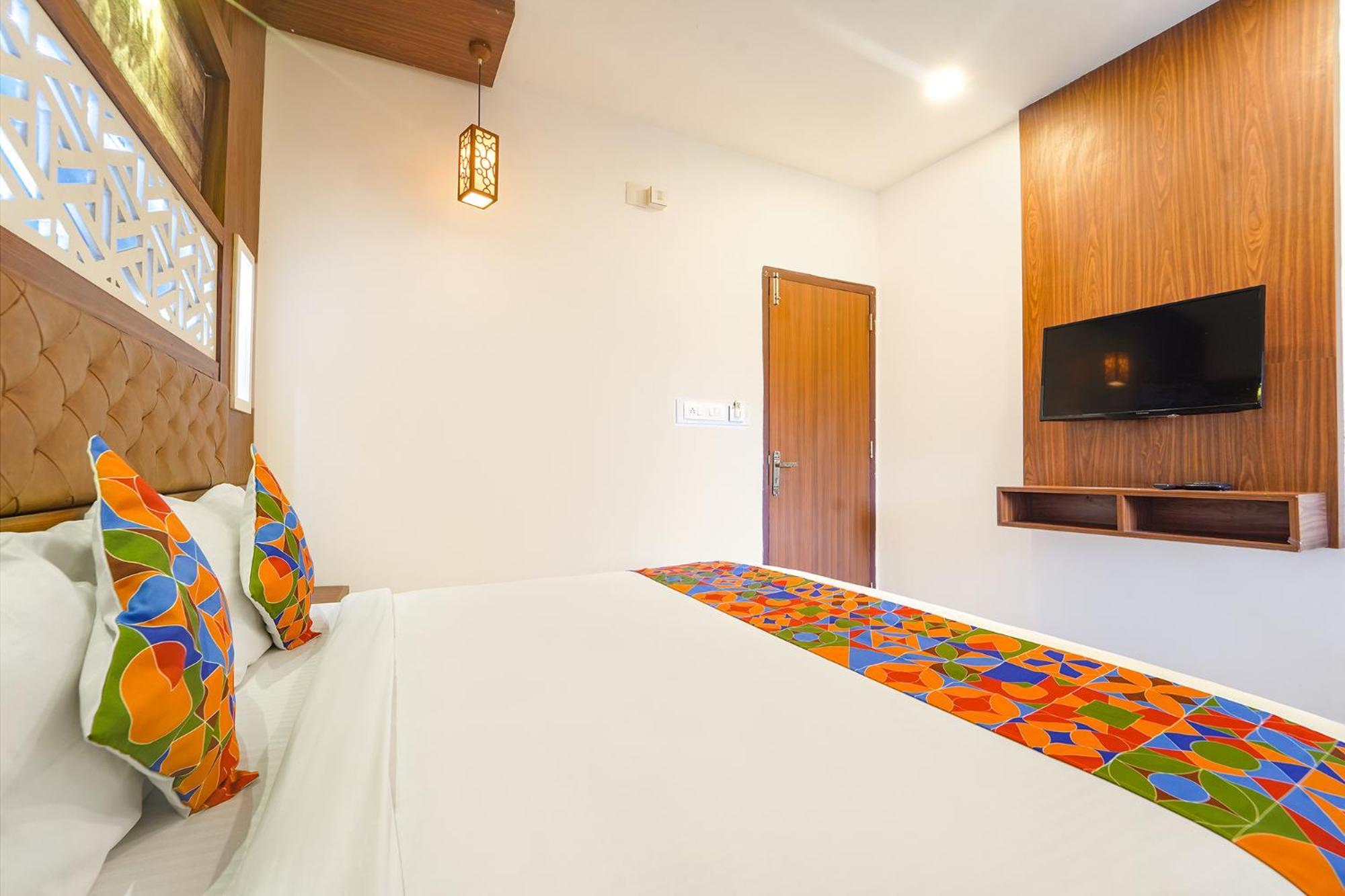 Fabhotel Qube - 800M From Ernakulam Junction South Railway Station Kochi Ngoại thất bức ảnh
