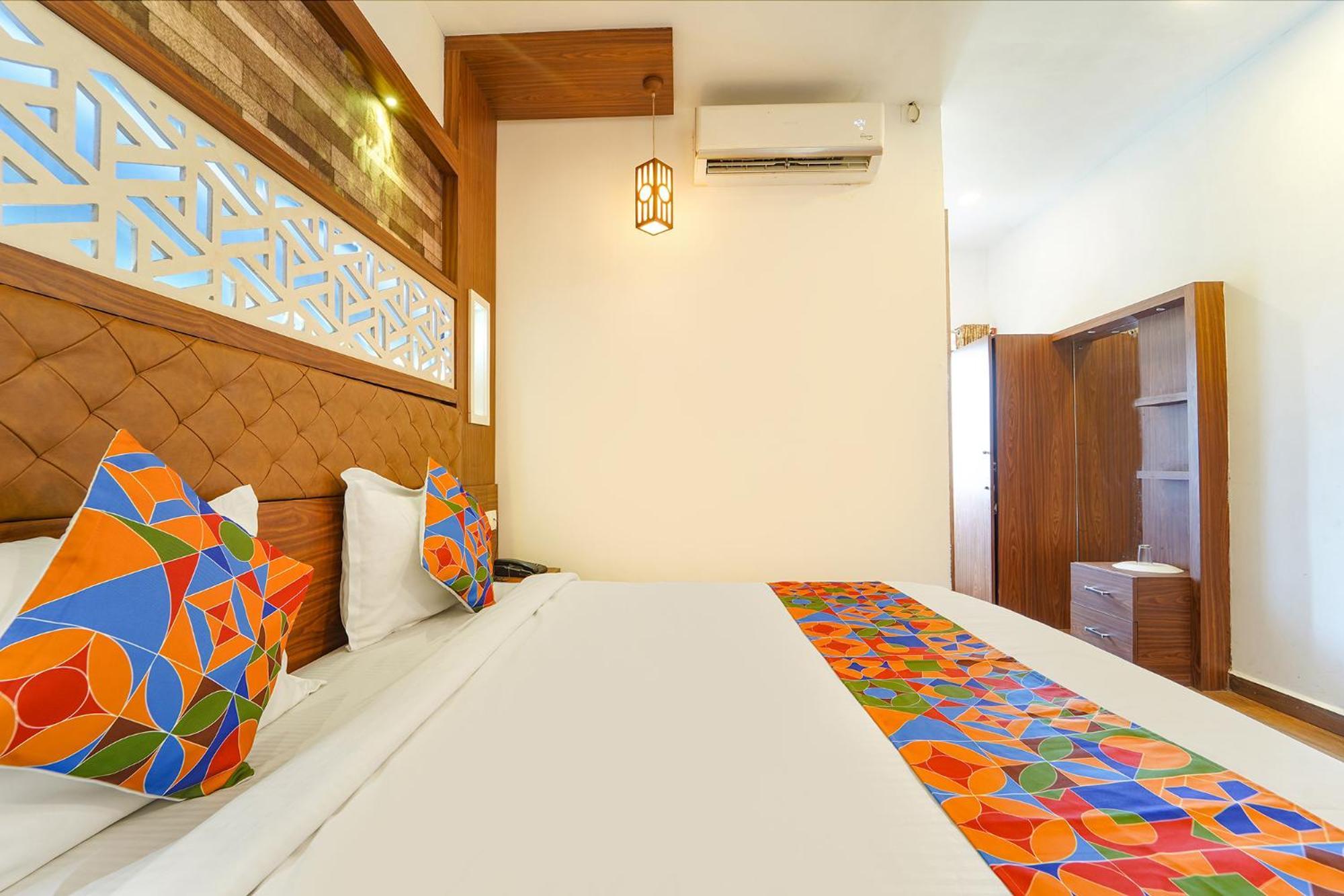 Fabhotel Qube - 800M From Ernakulam Junction South Railway Station Kochi Ngoại thất bức ảnh